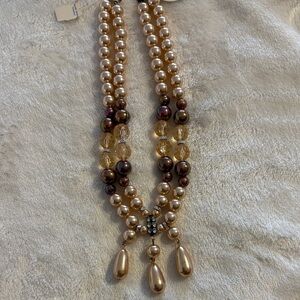 Elegant Pearl and Bead Necklace